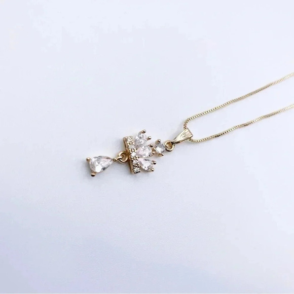 DAINTY Crown Necklace |Statement Necklace| Gold Plated, Layering Necklace - Picture 2 of 7